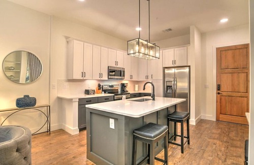Downtown Asheville Apartment | Warm and Inviting King Bedroom Condo