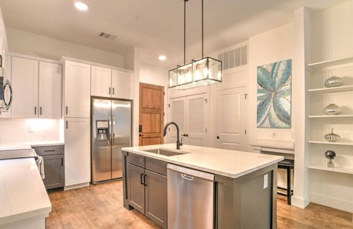 Downtown Asheville Apartment | Warm and Inviting King Bedroom Condo