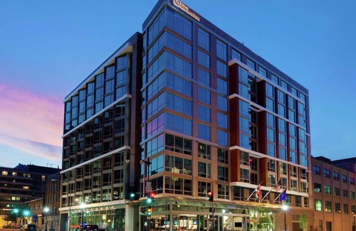 West End House | Warm and Inviting: Steps to Georgetown University | Perfect for Couple Getaway