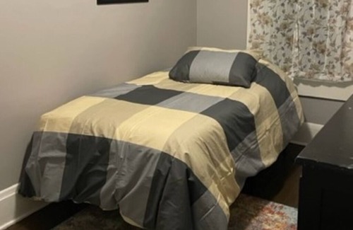 Columbus House | Warm and Spacious Home Away from Home Centrally Located