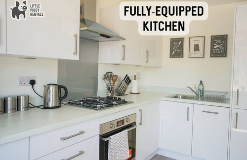 Peterborough Apartment | Warm Modern Flat | 2x Parking | Wi-Fi | Smart TV
