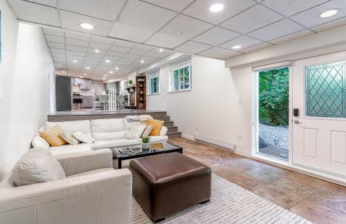 Canyon Heights House | Warm North Van Family Stay Perfect Winter Getaway