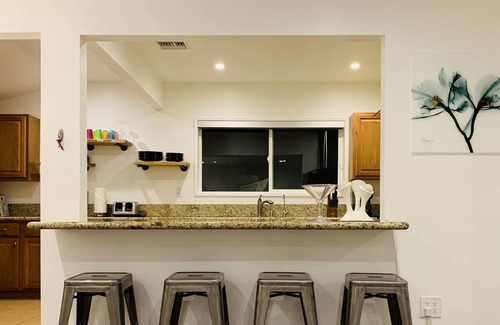 Warm Sands House | Warm Sands Getaway - House w/Casita, near downtown