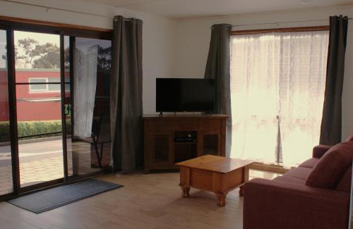Warrnambool Ski Chalet | Warrnambool Motel and Holiday Park