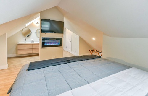 Milwaukee Apartment | Washington Heights - Studio Loft