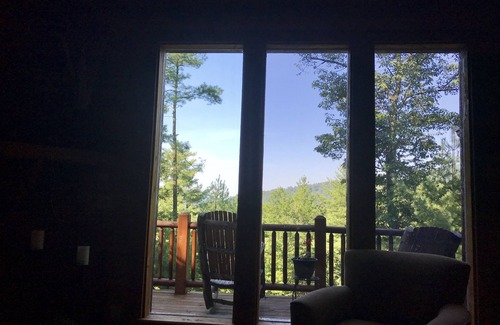 Butler Ski Chalet | Watauga Lake Home! Hot tub, kayaks, Slip access & Mountain View!