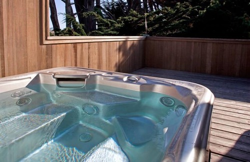 Sea Ranch House | Watch the waves crash in the distance