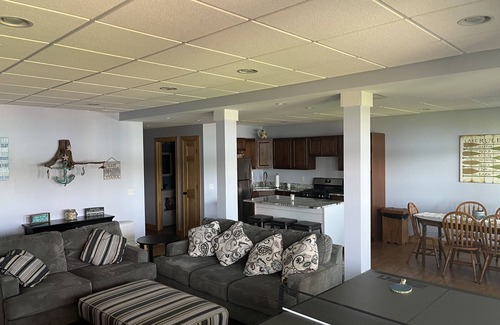 Kendall House | Water front EVERYTHING LAKE LIFE HAS TO OFFER FAMILY FRIENDLY