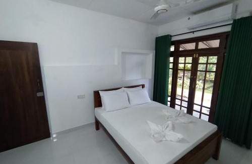Anuradhapura House | Water Front Home Stay and Resort