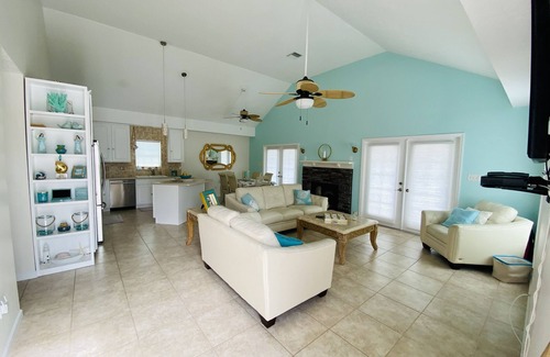 Tavernier Cottage | Water Front Home With Pool and Dock Three min From Atlantic Ocean