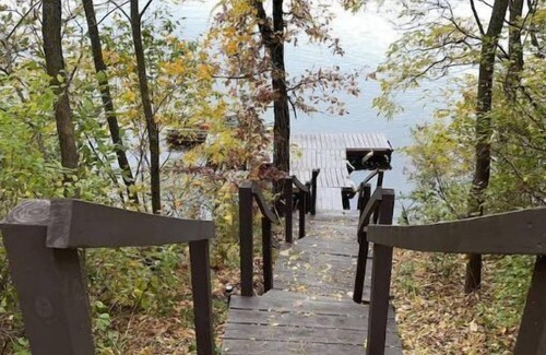 Mosinee RV Rental | Water front South RV site right on the lake.