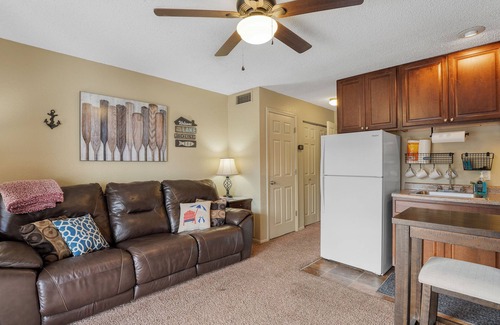 Osage Beach Condo | Water front Step free Pool Cable Roku Wifi Boat Slip, Trlr Prkg & small ramp