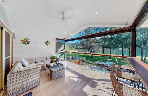 Wisemans Ferry House | Water frontage with private boat ramp, jetty and your own mooring. Cabin 3.