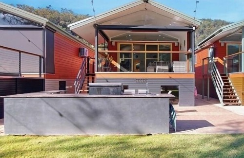 Wisemans Ferry House | Water frontage with private boat ramp, jetty and your own mooring. Cabin 3.