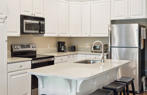 Waters Edge House | Water's Edge 83 - Comfy Cool - Pool - River Views - Close to Everything - Beautifully Updated