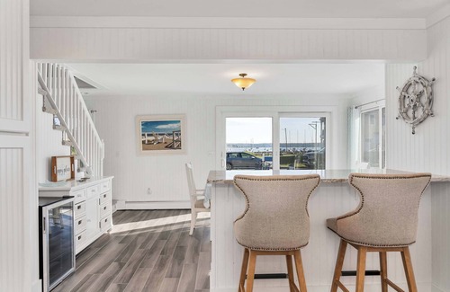 Niantic House | Water View 3BR w/King Beds | Steps to Beach