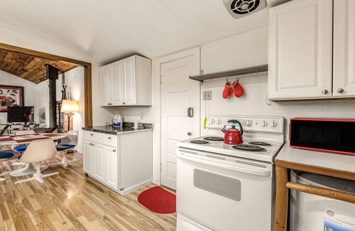 Seabeck Cottage | Water-view cottage on Hood Canal - wood stove, beach access, kayaks - 1 Dog OK