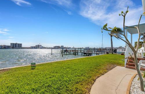 Clearwater Beach Resort | Water View & Heated Pool - Steps to Sand, Bayview Beauty B-5