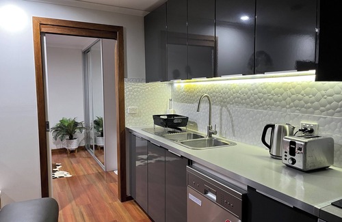 Avalon Beach House | Water view modern 2 bedrooms apartment in Palm Beach