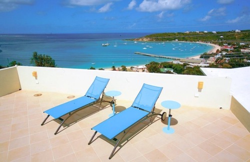 South Hill Villa | Water views, central location and infinity pool