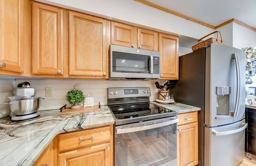 Helen Cabin | Waterfall Cabin, newly re-designed cabin near Helen - Mountain Paradise