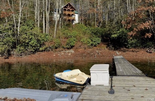 Cullowhee House | Waterfall Cove on Lake Glenville, Lakefront Home with Dock, 5BR, 3Ba, Sleeps 10+