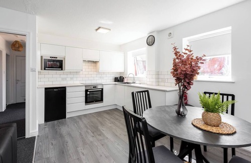Preston Apartment | Waterfront 2 Bed Apartment | Free Parking & Wi-Fi