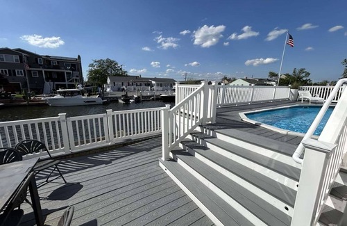 Osbornsville House | Waterfront 2BR Home in Brick w/Swimming Pool