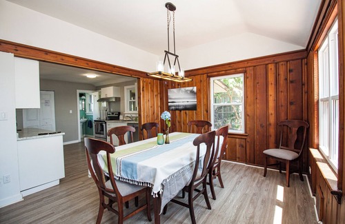 Leamington Cottage | Waterfront 3 Bd Cottage - Hot Tub & Pet Friendly