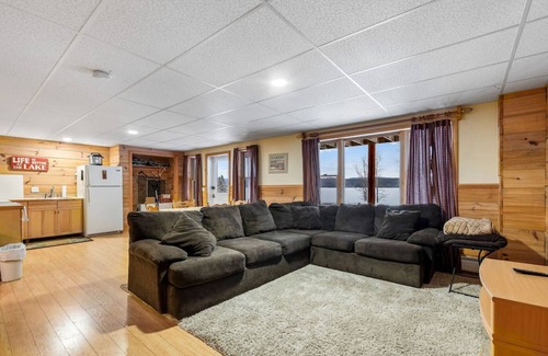 Pittsburg Apartment | Waterfront 3BR Hunting Ice Fishing Foliage Moose
