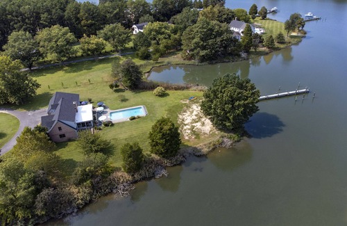 Unionville House | Waterfront 4 acre home with pool between the towns of St. Michaels & Easton!