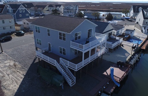 Beach Haven West House | Waterfront 5 BR 2 1/2 Bath 2100 SF Home Near LBI Beaches-Floating Dock