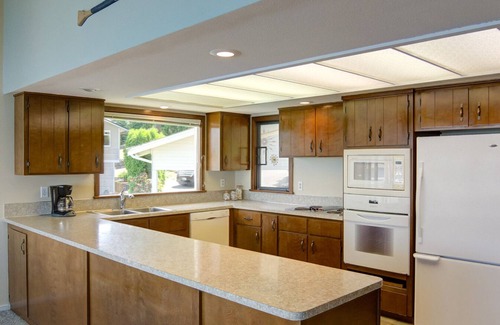 Gig Harbor House | Waterfront Bliss with Panoramic Views, Beach Access, and Paddleboards!