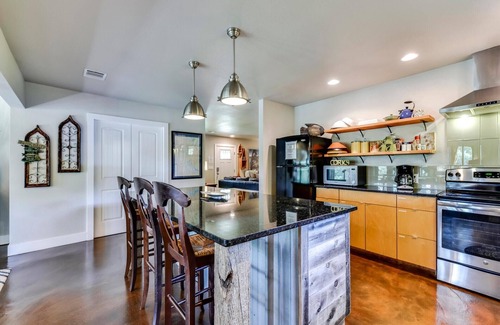 Marble Falls House | WATERFRONT CABIN Lake LBJ Cove, Fish/Float!, Fenced Yard PETS OK, Panoramic View