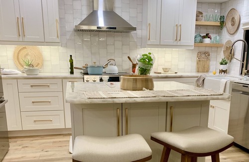 Connors House | ⭐️WATERFRONT-CANAL⭐️WALK TO BEACH🏖LARGE POOL 🌟BAYVIEW☀️GULF ACCESS☀️