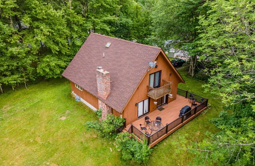 Liberty House | Waterfront Catskills Retreat on 2 Acres with Lots of Amenities, Close to Town
