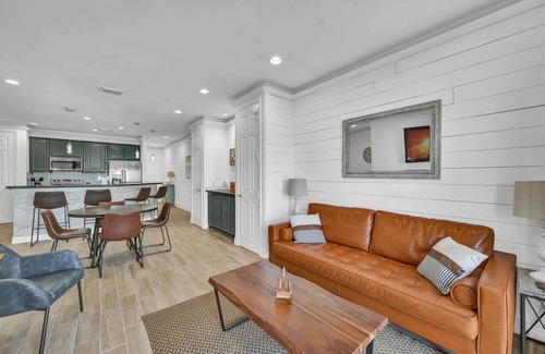 Seven Coves Condo | Waterfront Condo near Festival with Pool, Boat Access, Tennis Courts & Fully Equipped Kitchen