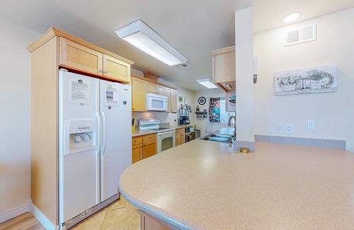 Polson Condo | Waterfront condo with dock access, WiFi, BBQ grill