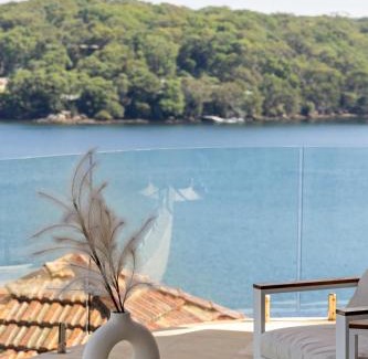 Caringbah South House | Waterfront Ensuite Queen Room - Luxury & Comfort Place in Caringbah South