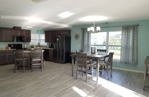 Crystal River House | Waterfront freshwater paradise! Swim with manatees in our backyard!