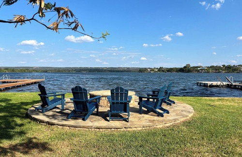 Burnet House | Waterfront Fun on Inks Lake