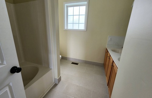 Cambridge Apartment | Waterfront Getaway for Two