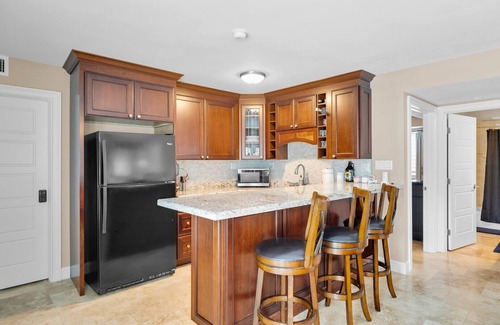 Venetian Shores House | Waterfront Getaway in Venetian Shores – Pool, Hot Tub, Tiki Hut & More