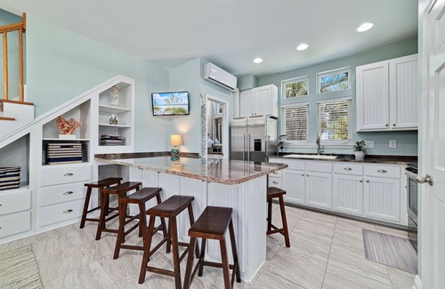 Orange Beach House | Waterfront Getaway | Baywatch B4 | My Beach Getaways