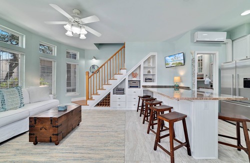 Orange Beach House | Waterfront Getaway | Baywatch B4 | My Beach Getaways