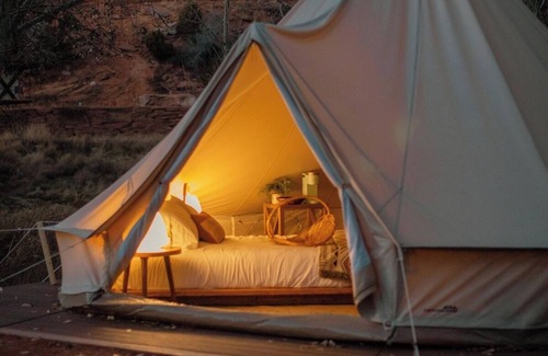 Kanab RV Rental | Waterfront Glamping Suite w Private Deck #3