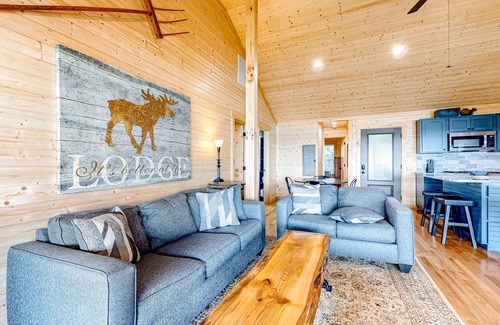 Dandridge House | Waterfront home on Douglas Lake w/free attraction tickets, 2 decks, & rec room