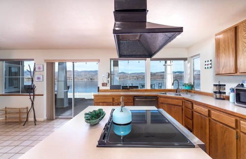 Chelan House | Waterfront Home on Lake Chelan, Pet Friendly!