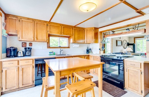 Happy Camp Hideaway Cabin | Waterfront home on Netarts Bay- beautiful views, dog-friendly, near attractions