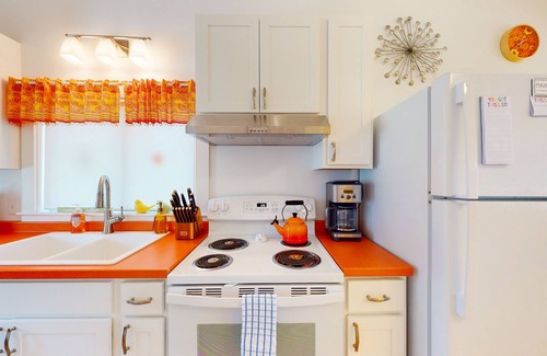 Cushing Cottage | Waterfront home on St. George River with private beach & deck - near festivals